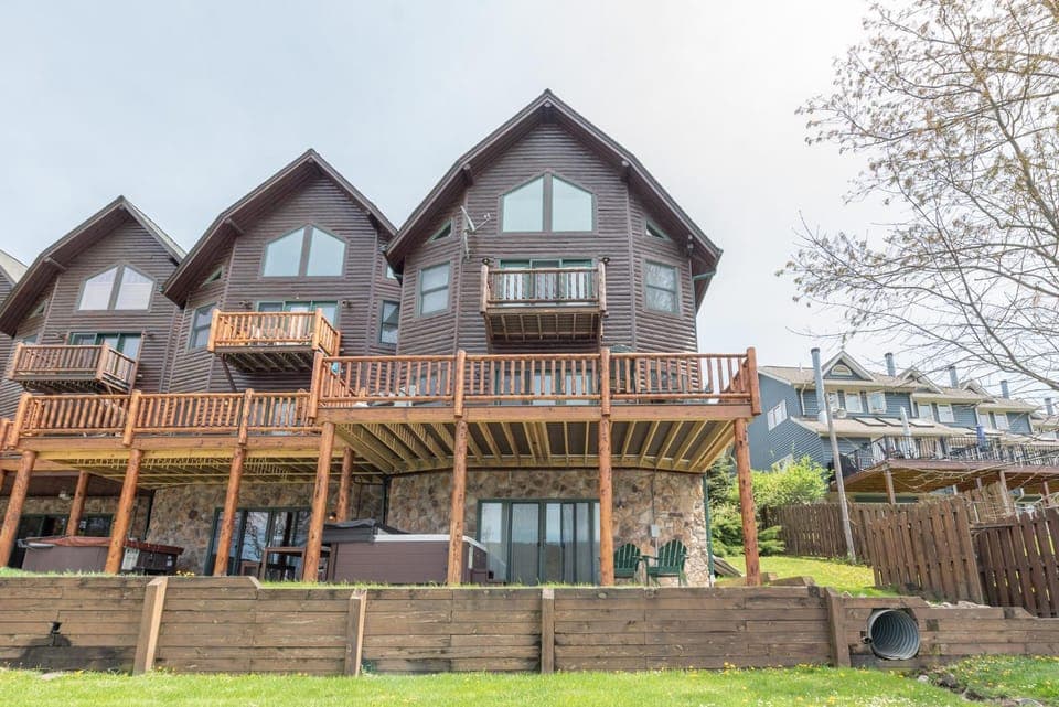 Cedar Shores Villa #01 - Sunset Vista Bed and Breakfast in McHenry