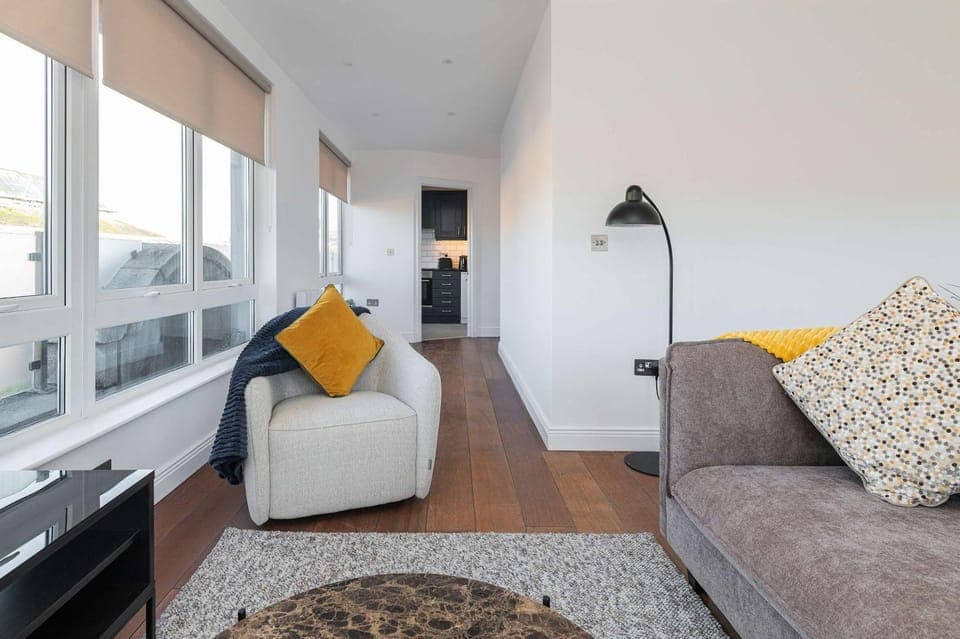 Dean Swift Square by Dublin At Home Apartment in Dublin