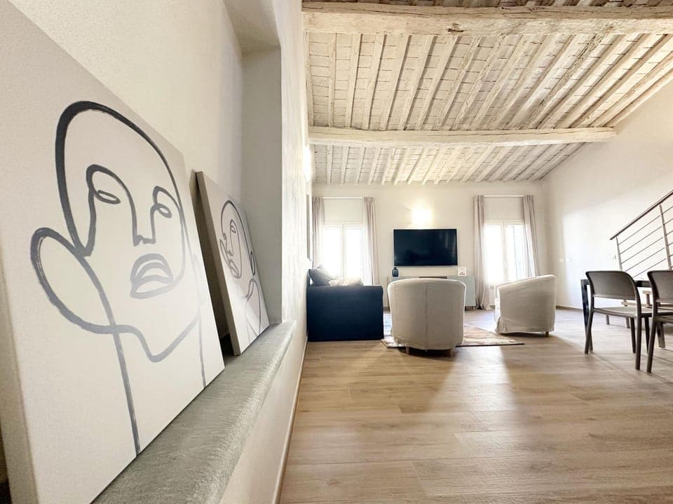 Living room, Seating area