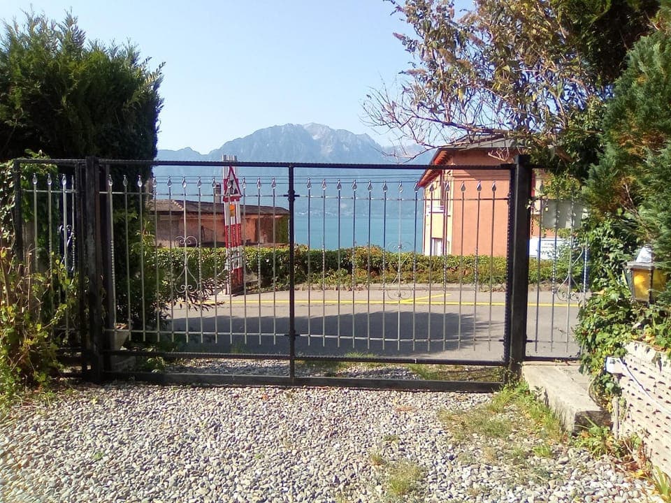 Day, View (from property/room), Lake view, Mountain view, Parking