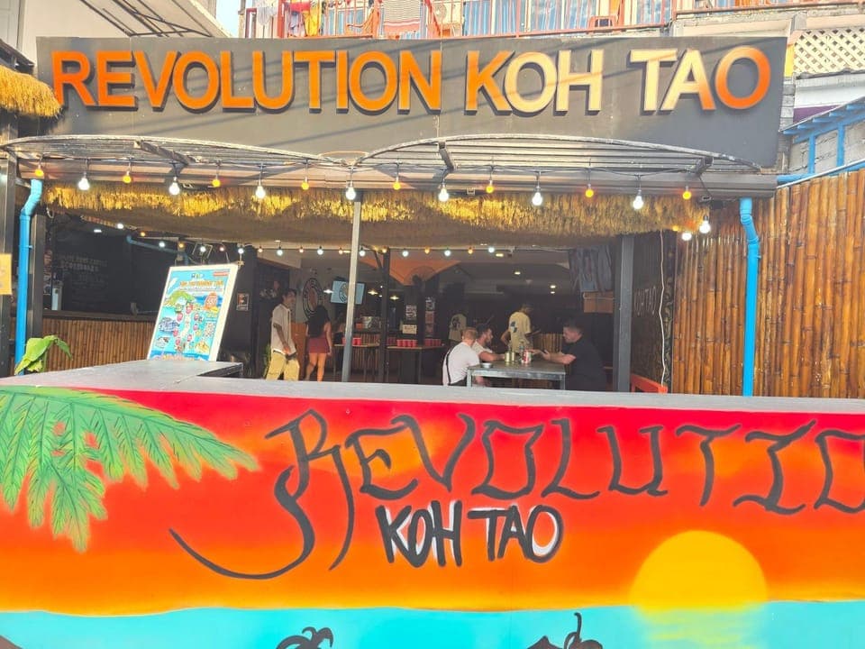 Day, Property logo or sign, Logo/Certificate/Sign