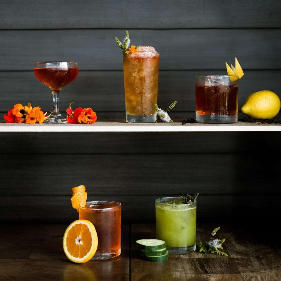 Restaurant/places to eat, Lounge or bar, Lounge or bar, Food and drinks, Food, Drinks