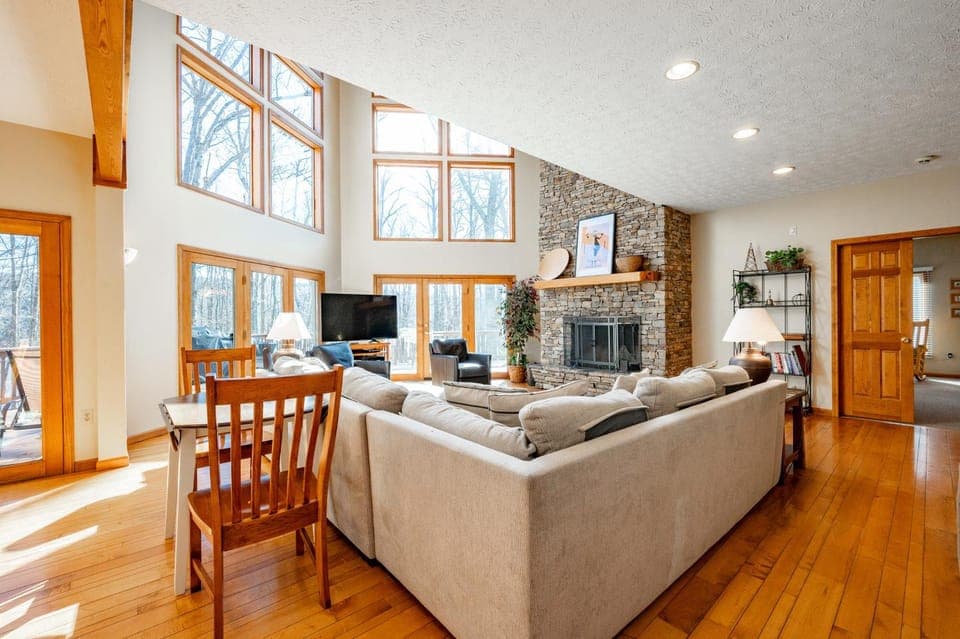 Waterfront Chateau House in Deep Creek Lake