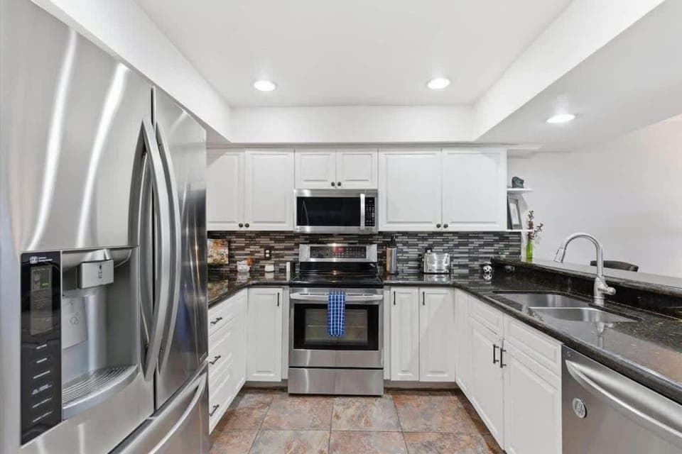 Windchime - Multiple Patios - Mins to Old Town House in McCormick Ranch