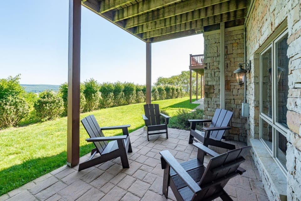 Villa Lago House in McHenry