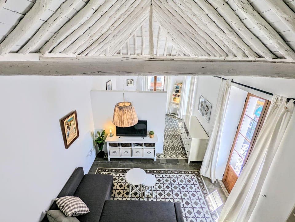 Living room, Photo of the whole room