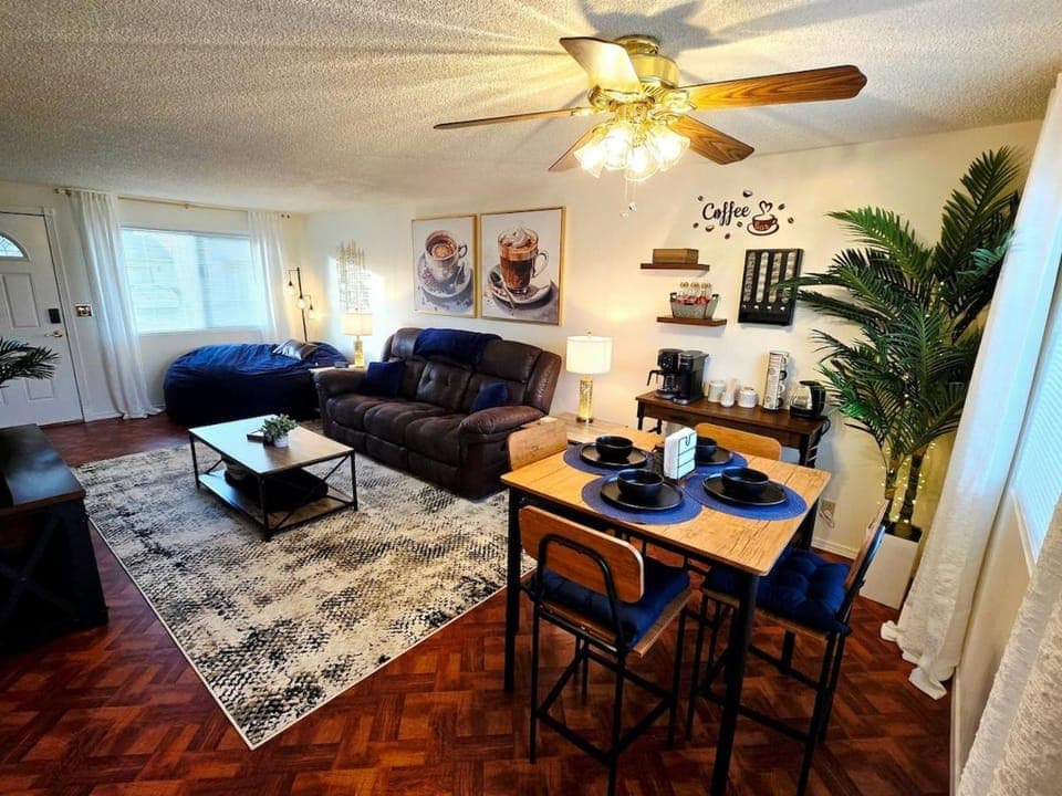 Living room, Seating area, Dining area