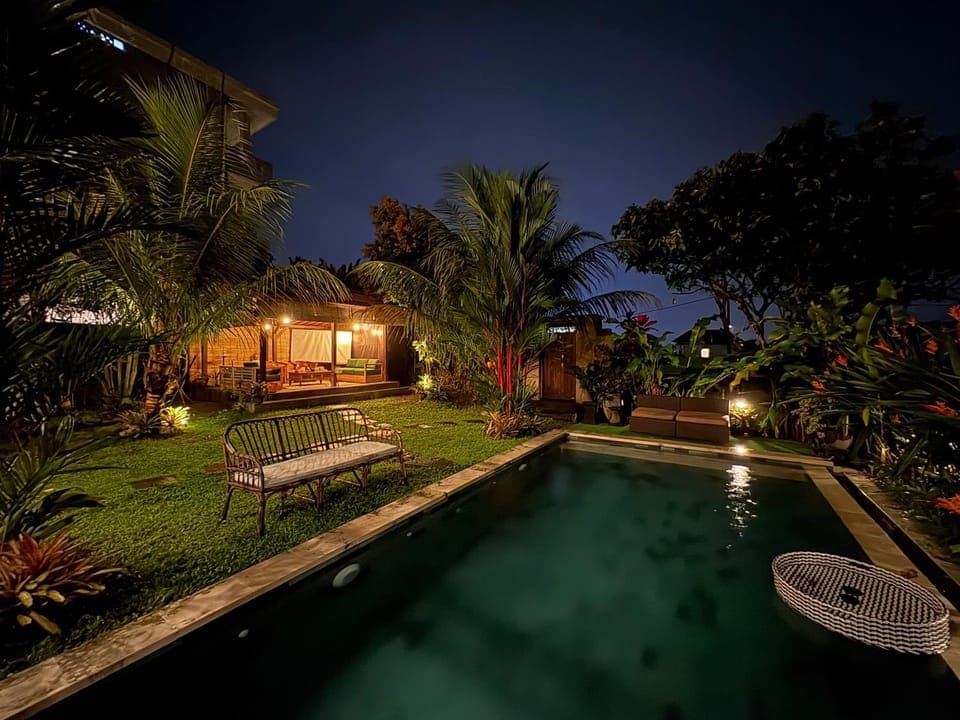 Property building, Night, Garden, Garden, Garden view, Pool view, Swimming pool, Swimming pool, Inner courtyard view