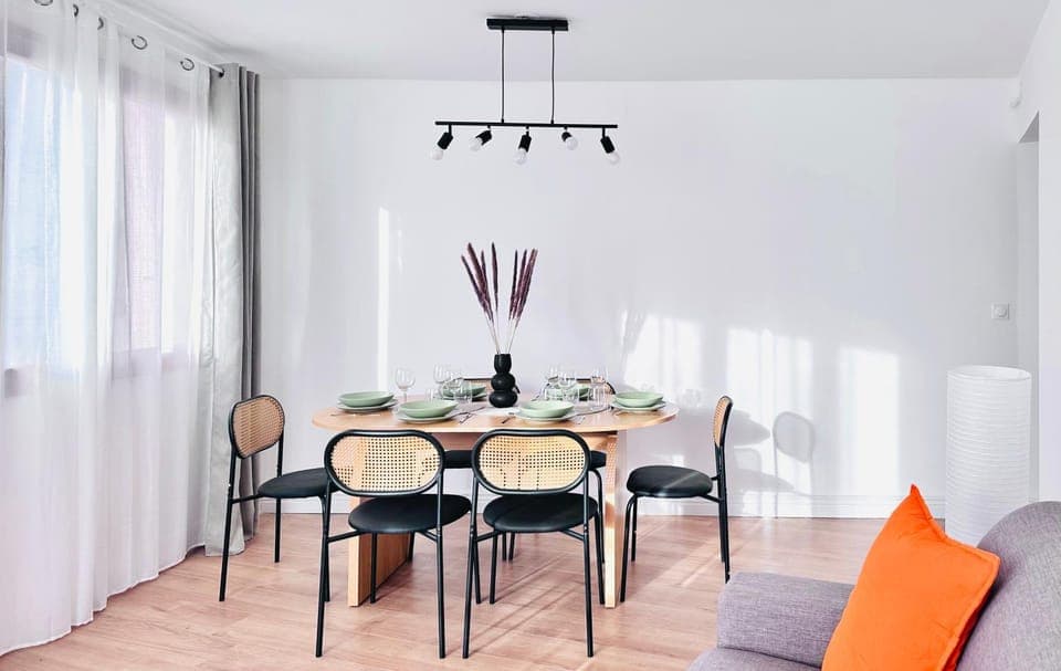 Living room, Dining area