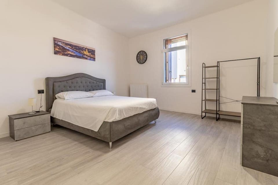 Bed, Bedroom, locker