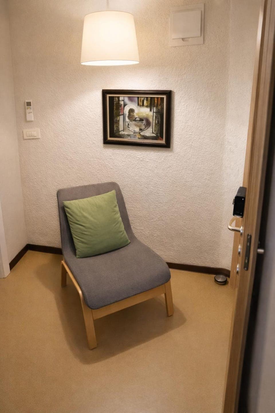 Living room, Seating area, air conditioner