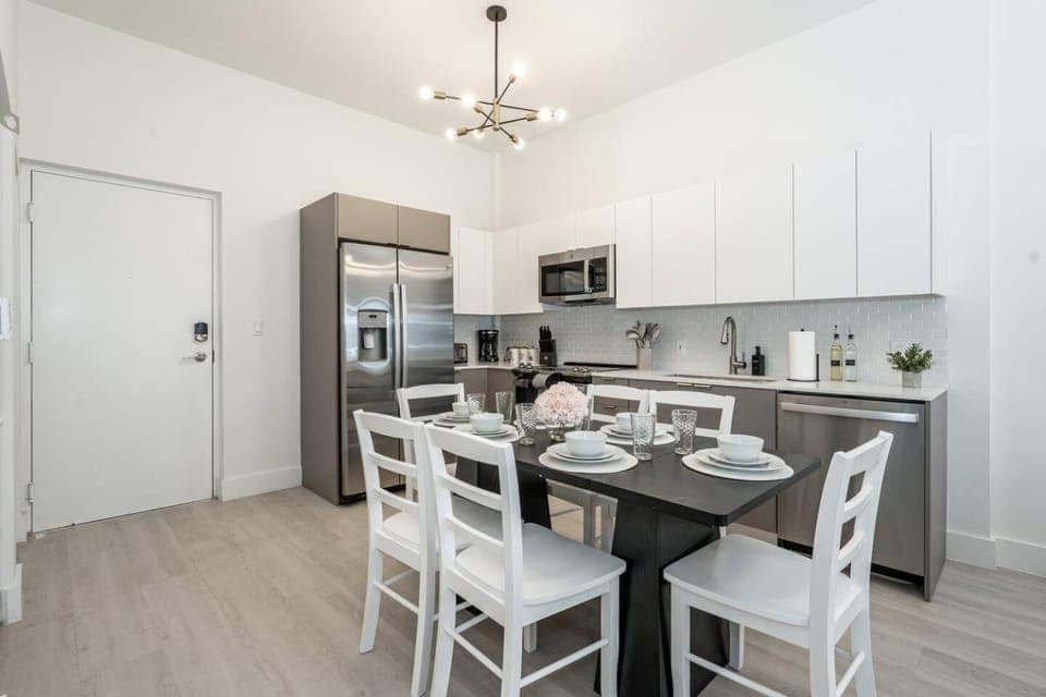 Dining area, dishwasher