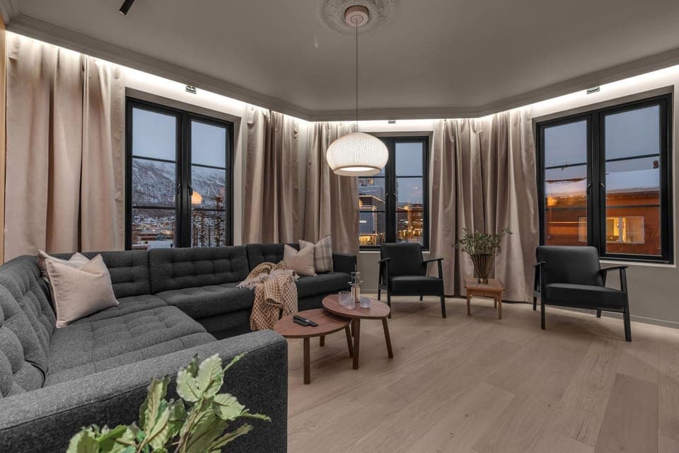 Living room, Seating area