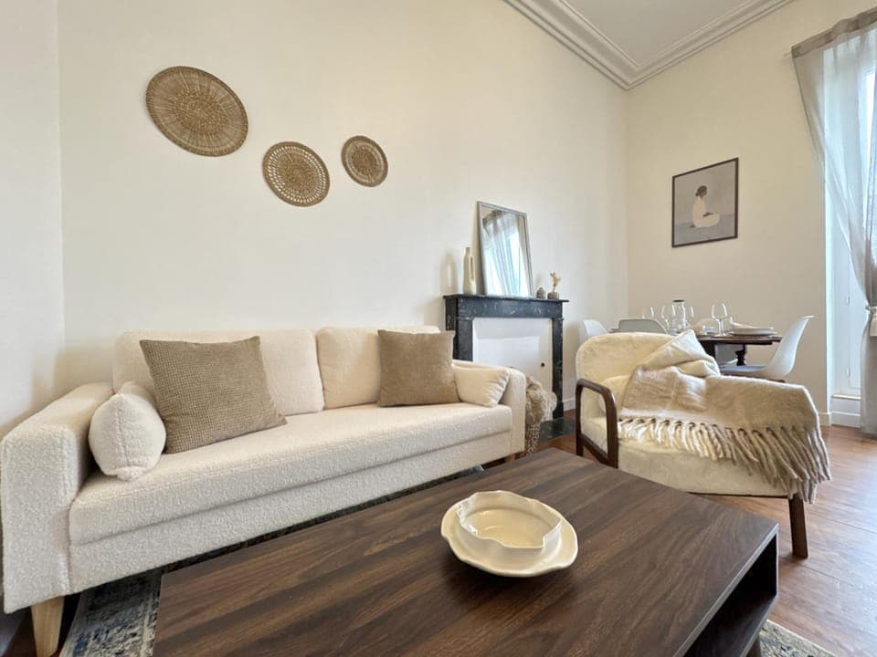 Communal lounge/ TV room, Living room