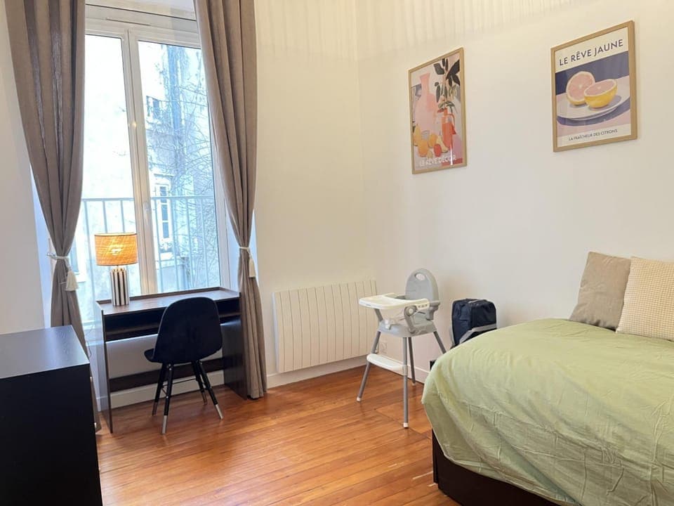 Bed, Photo of the whole room, Bedroom