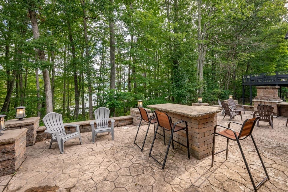 Enchanted Lakefront House in Deep Creek Lake