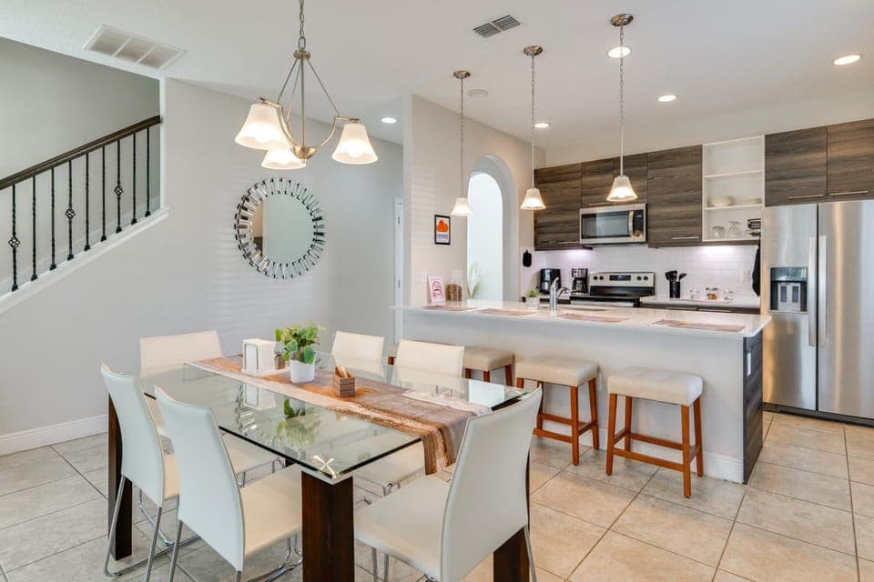 Golf, Dine & Unwind Poolside! Haines City Getaway House in Haines City