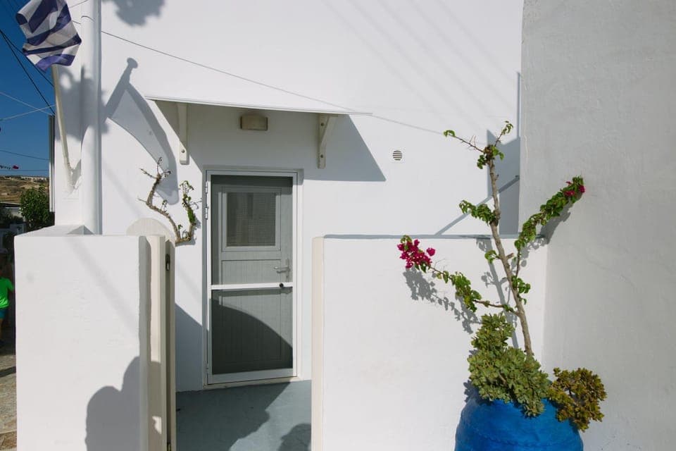 Property building, Day, View (from property/room), Balcony/Terrace
