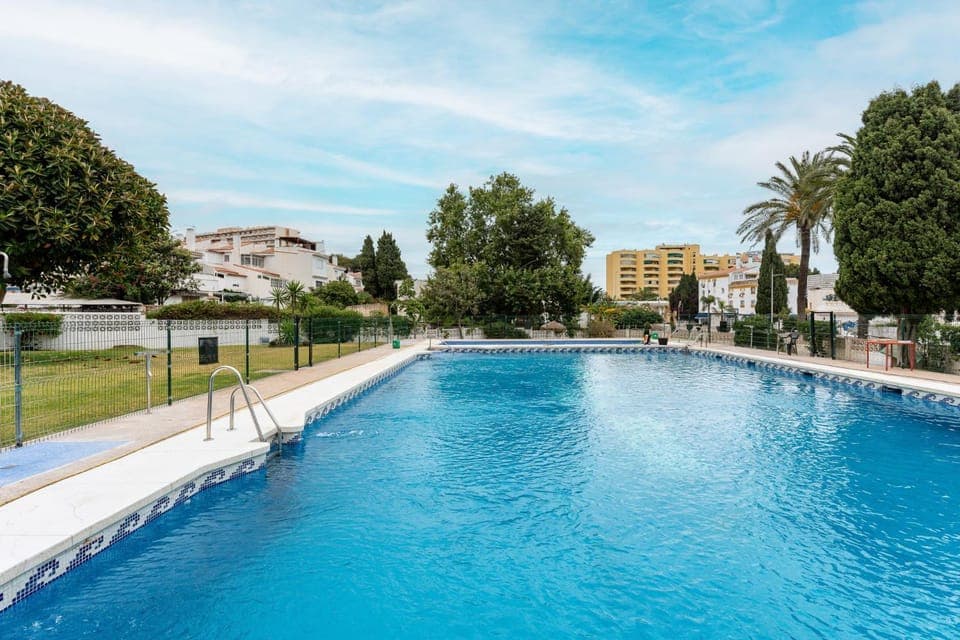 Day, Swimming pool, Swimming pool