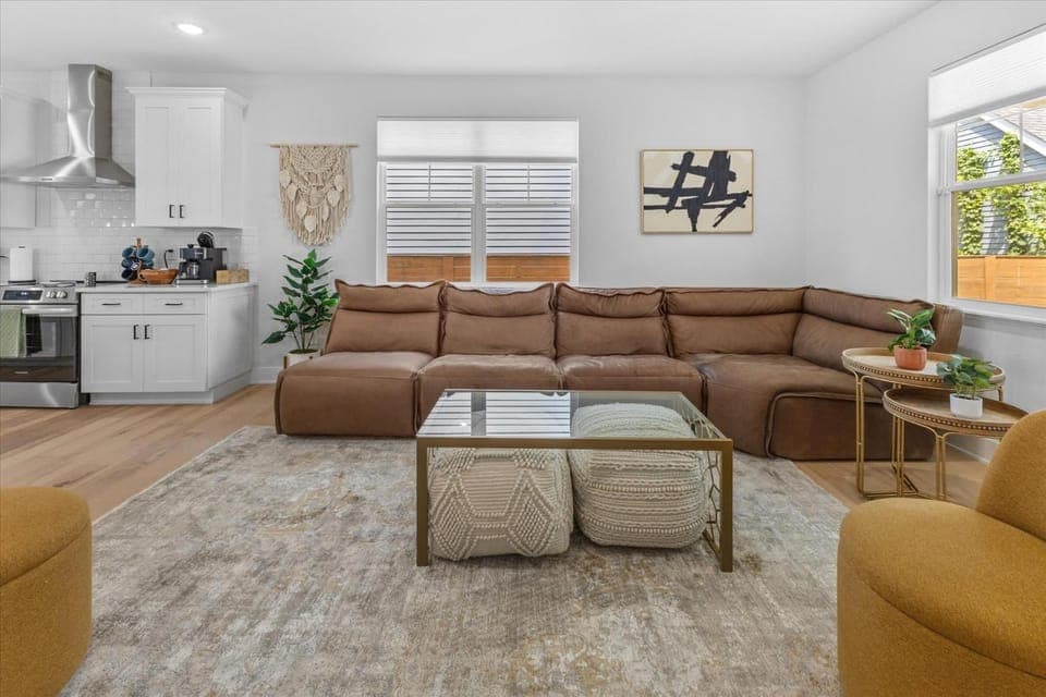 Lux House & Carriage house Furnished for Comfort House in Indianapolis