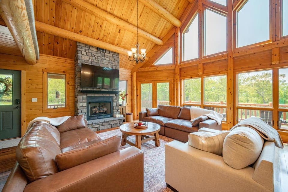 Husky Hideaway House in Deep Creek Lake
