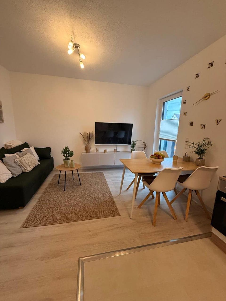 TV and multimedia, Living room, Dining area