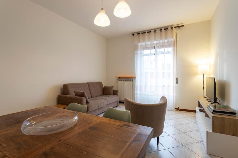 Communal lounge/ TV room, TV and multimedia, Living room, Seating area, Dining area, Evening entertainment