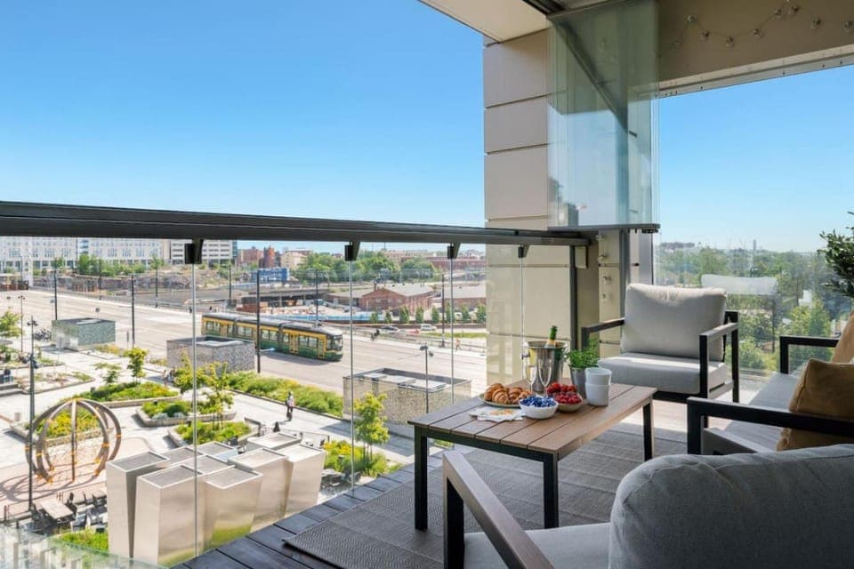 View (from property/room), Balcony/Terrace, City view