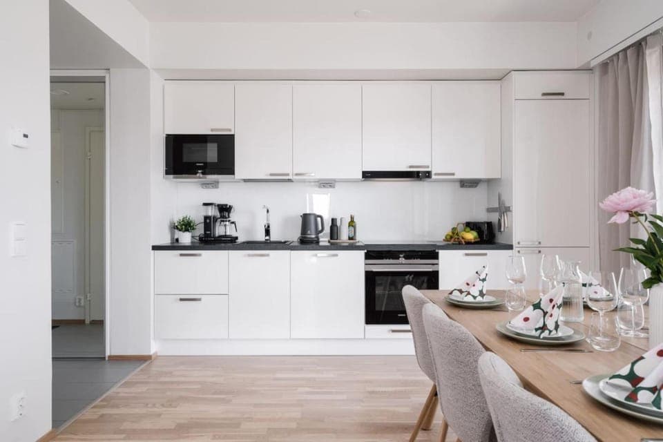 Coffee/tea facilities, Kitchen or kitchenette, Dining area, toaster