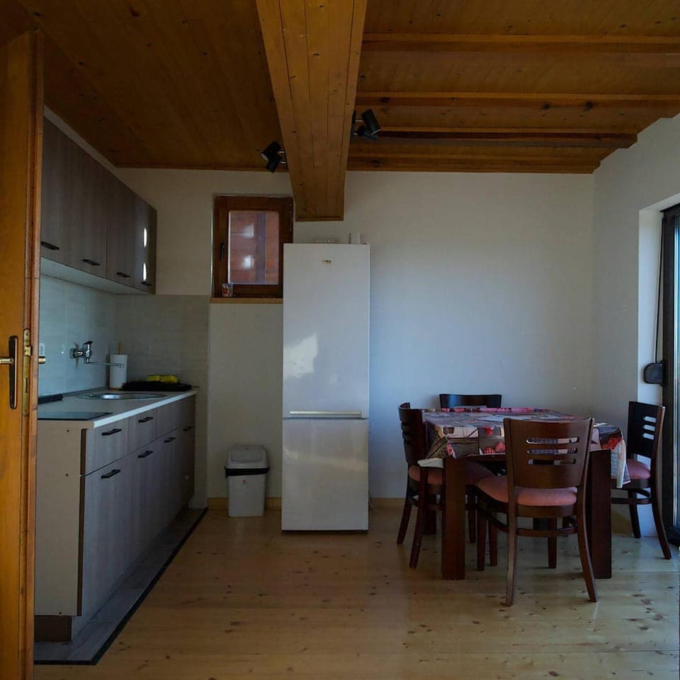 Dining area, kitchen