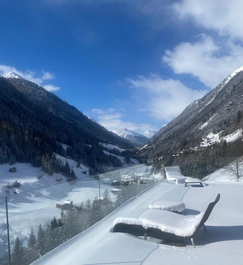 Natural landscape, Winter, Balcony/Terrace, Mountain view, Inner courtyard view