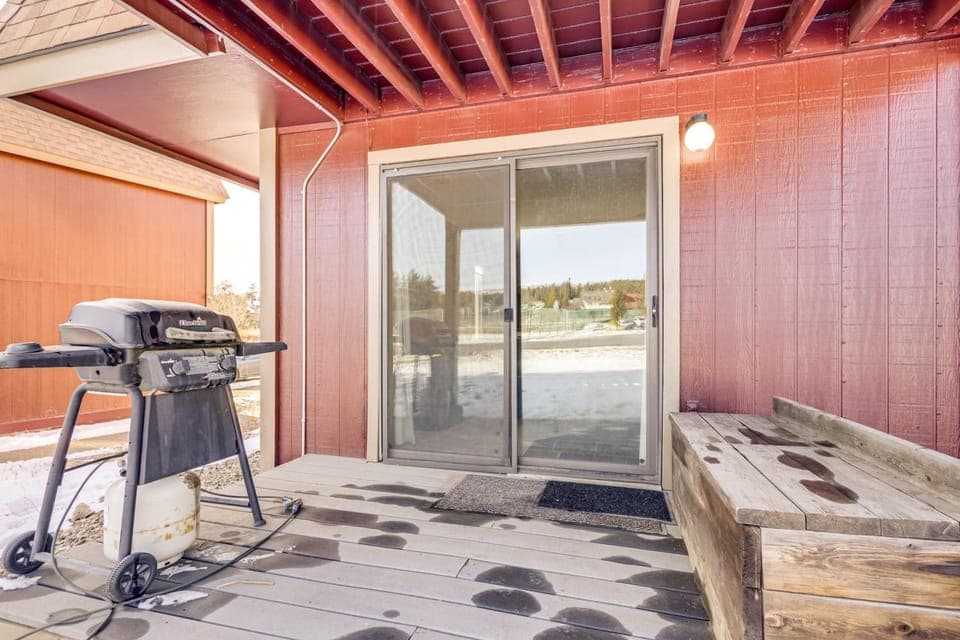 Cozy Condo Steps to Free Winter Park Shuttle! Apartment in Fraser