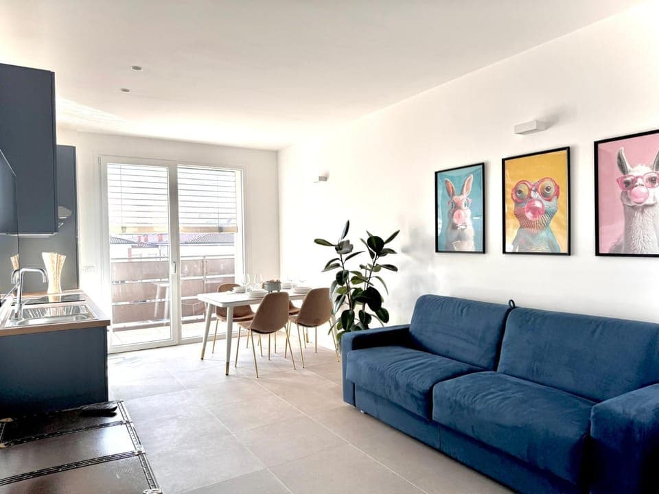 Kitchen or kitchenette, Living room, kitchen