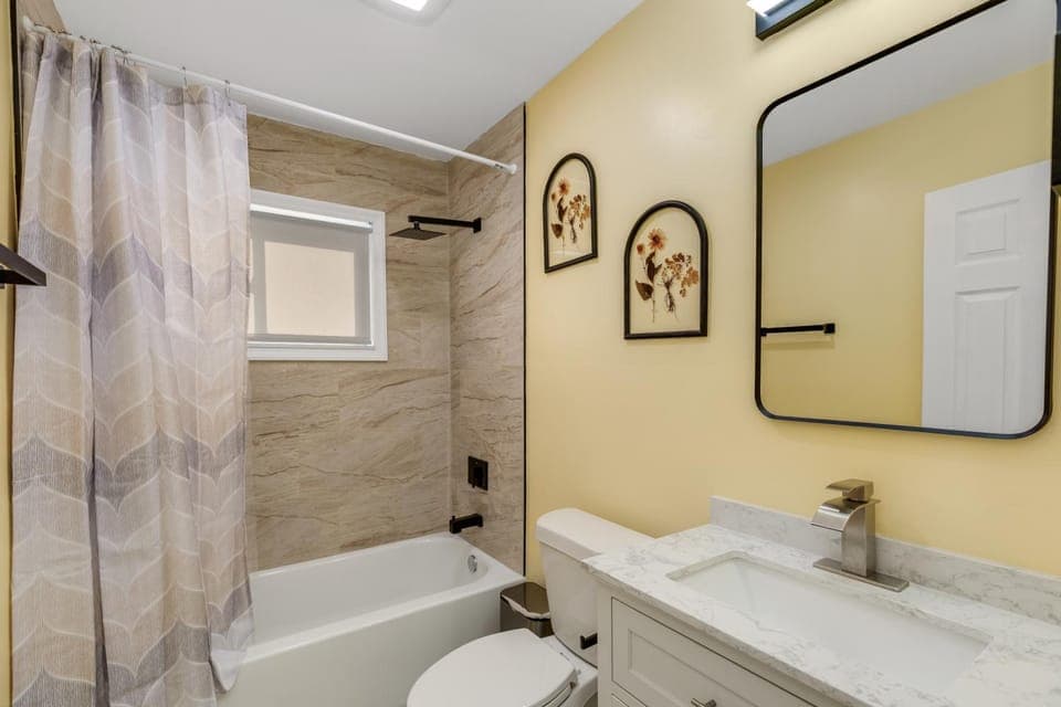 Shower, Toilet, Bathroom, Bath