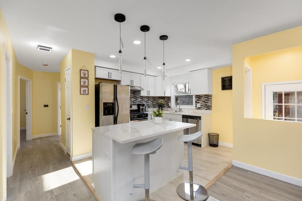 Kitchen or kitchenette, Dining area, dishwasher, oven