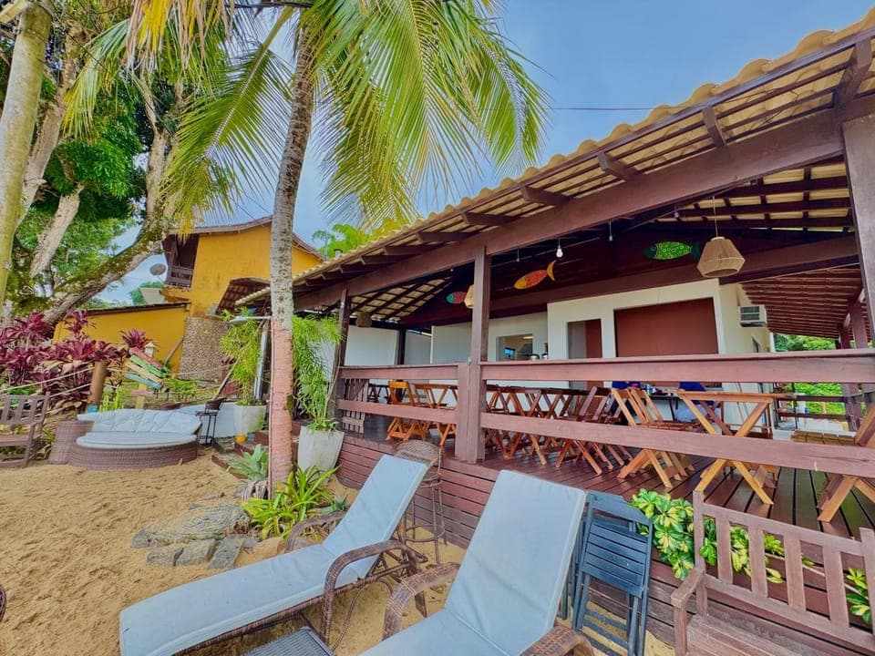 Property building, Patio, Facade/entrance, Day