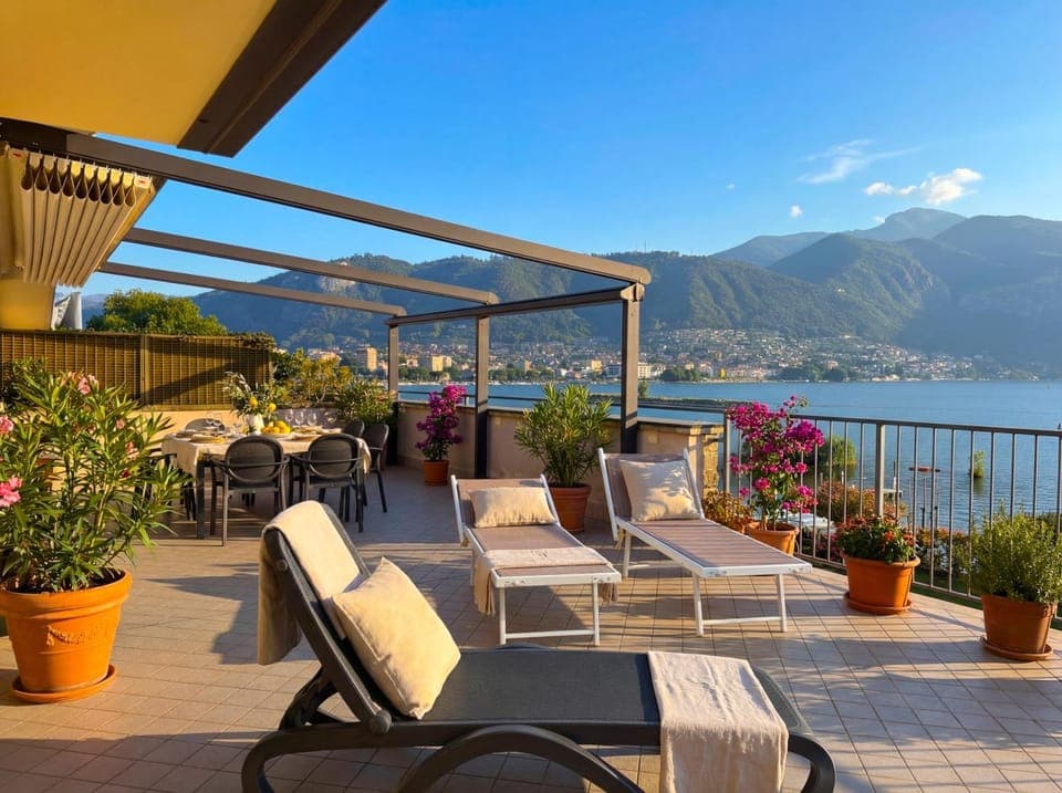 Patio, Spring, View (from property/room), Balcony/Terrace, Living room, Lake view