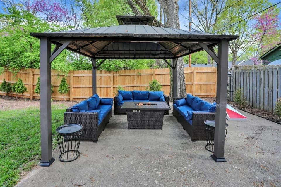 Broad Ripple Falcon Crestview Bungalow-Family Friendly House in Broad Ripple