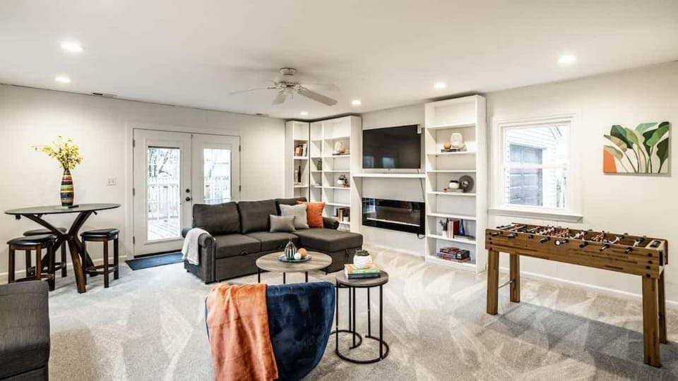 Broad Ripple Falcon Crestview Bungalow-Family Friendly House in Broad Ripple
