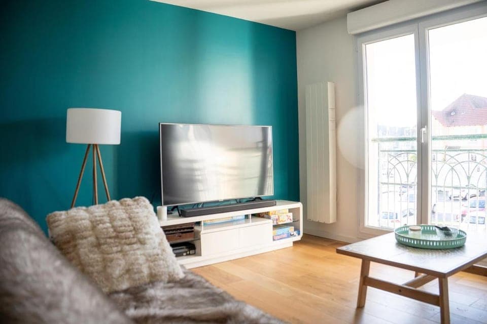 Communal lounge/ TV room, Living room