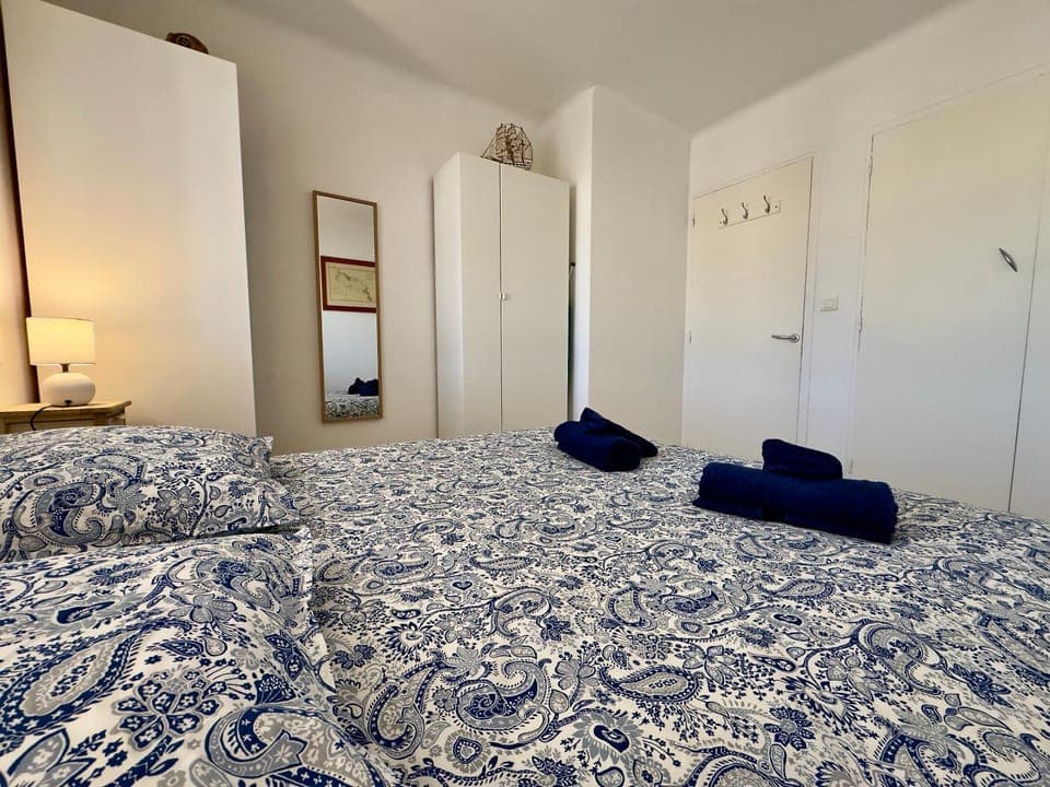 Bed, Photo of the whole room, Bedroom, towels, wardrobe