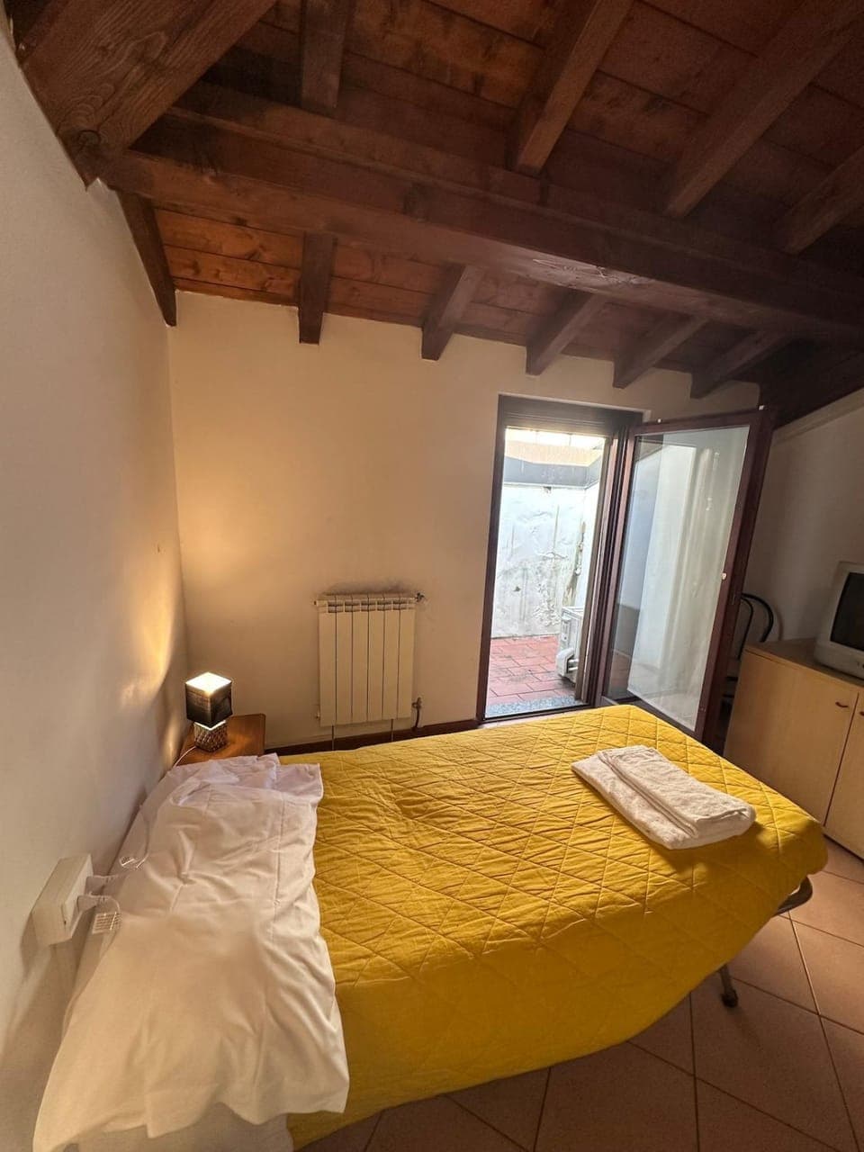 Bed, TV and multimedia, Photo of the whole room, Bedroom, internet