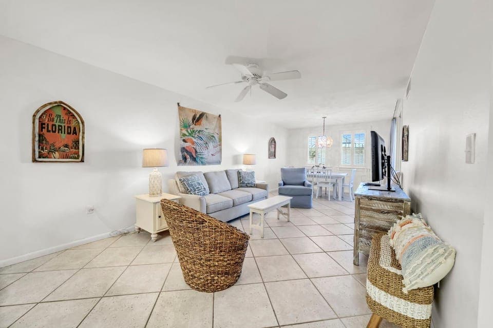 Jetty East 106B near beach, great amenities! House in Destin