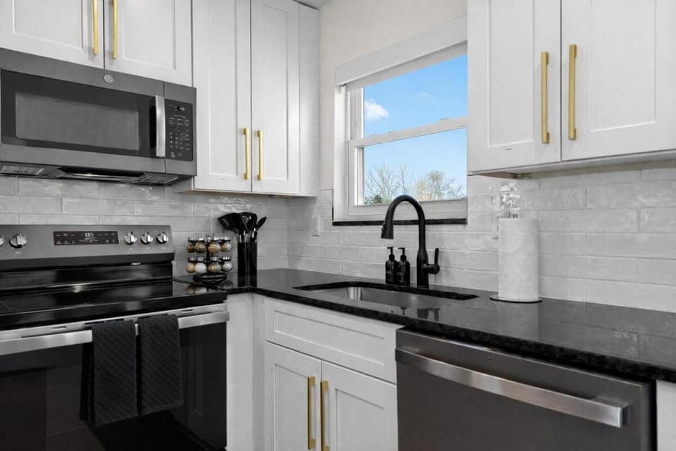 1BR 1Bath Eastpointe Apartments with Pet-Friendly Apartment in Eastpointe