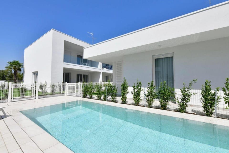 Property building, Swimming pool