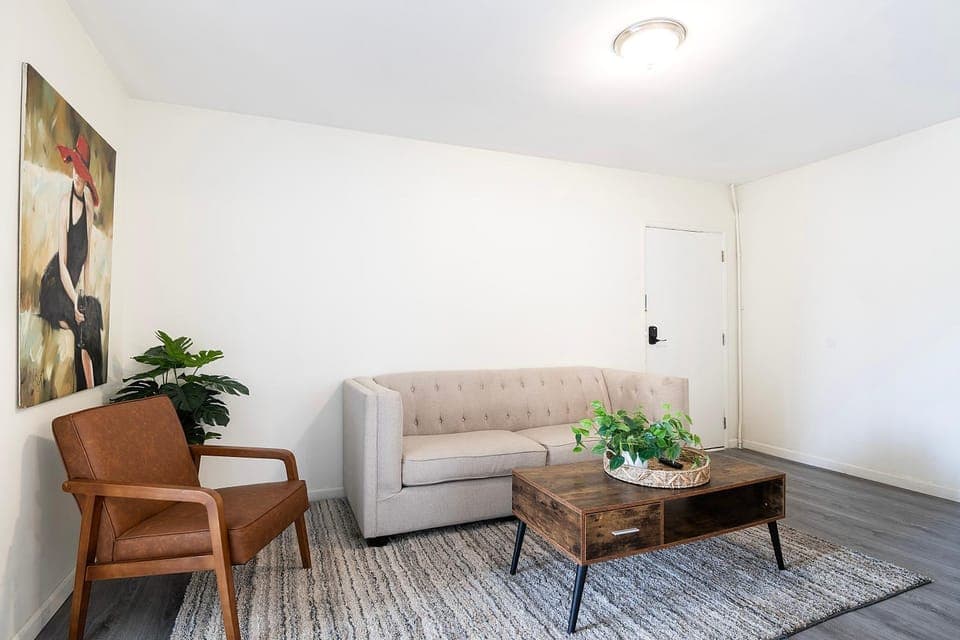 Comfortable 1B 2beds Retreat Near Beverly Hills Apartment in Beverly Hills