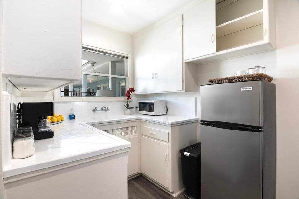 Comfortable 2Bedroom apartment close to Beverly Hills Apartment in Beverly Hills