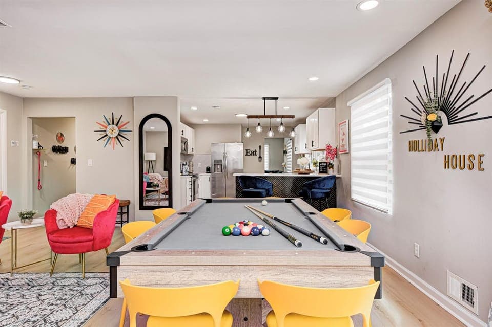 Billiard, Dining area