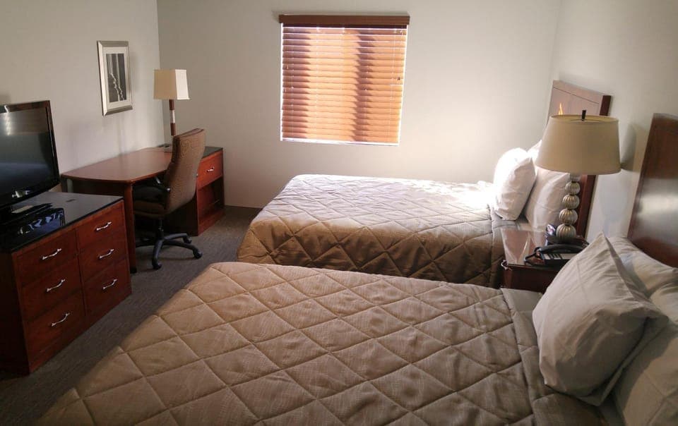 Photo of the whole room, Decorative detail