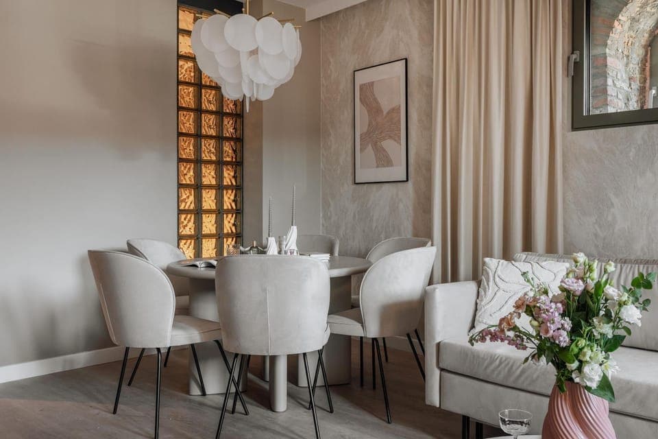 Living room, Dining area